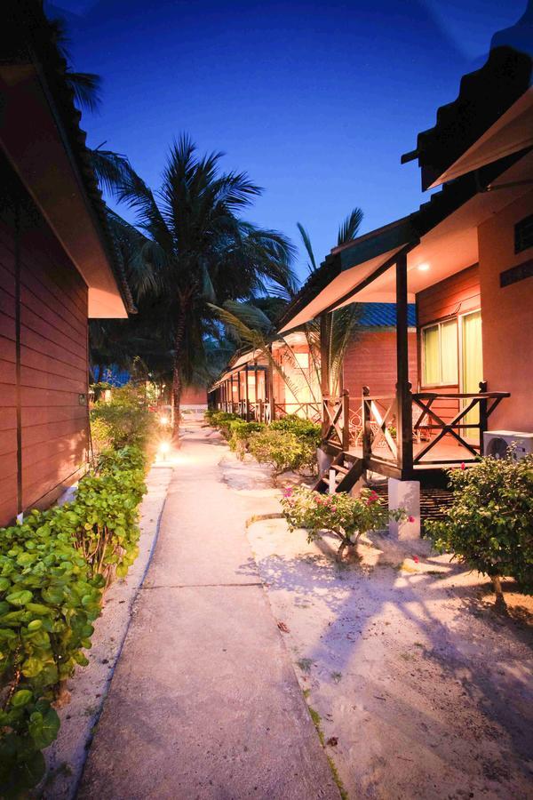 Tuna Bay Island Resort Kampong Pasir Hantu Dış mekan fotoğraf