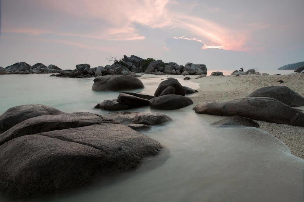 Tuna Bay Island Resort Kampong Pasir Hantu Dış mekan fotoğraf